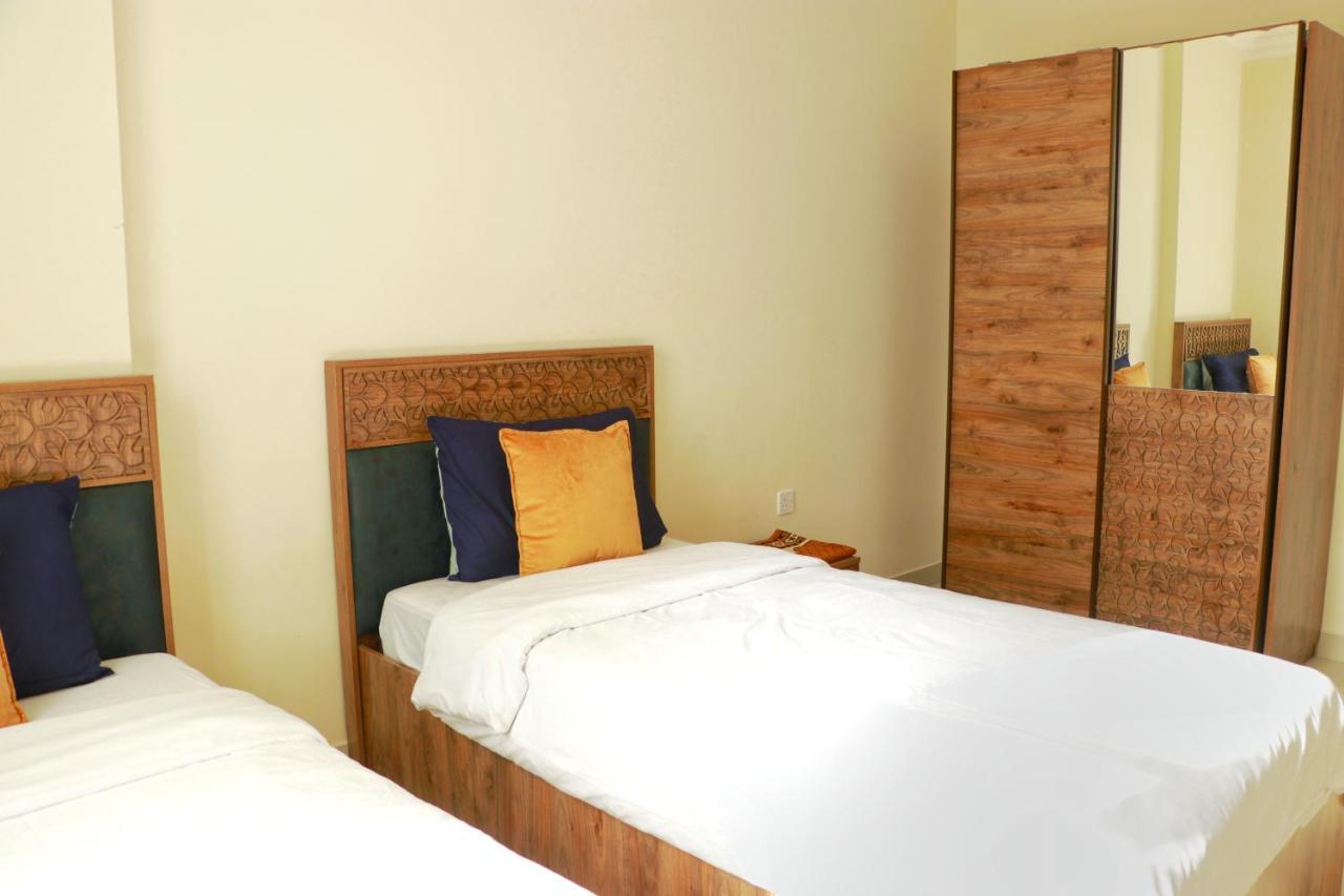 Almansor Furnished Apartment 3 Salalah Luaran gambar